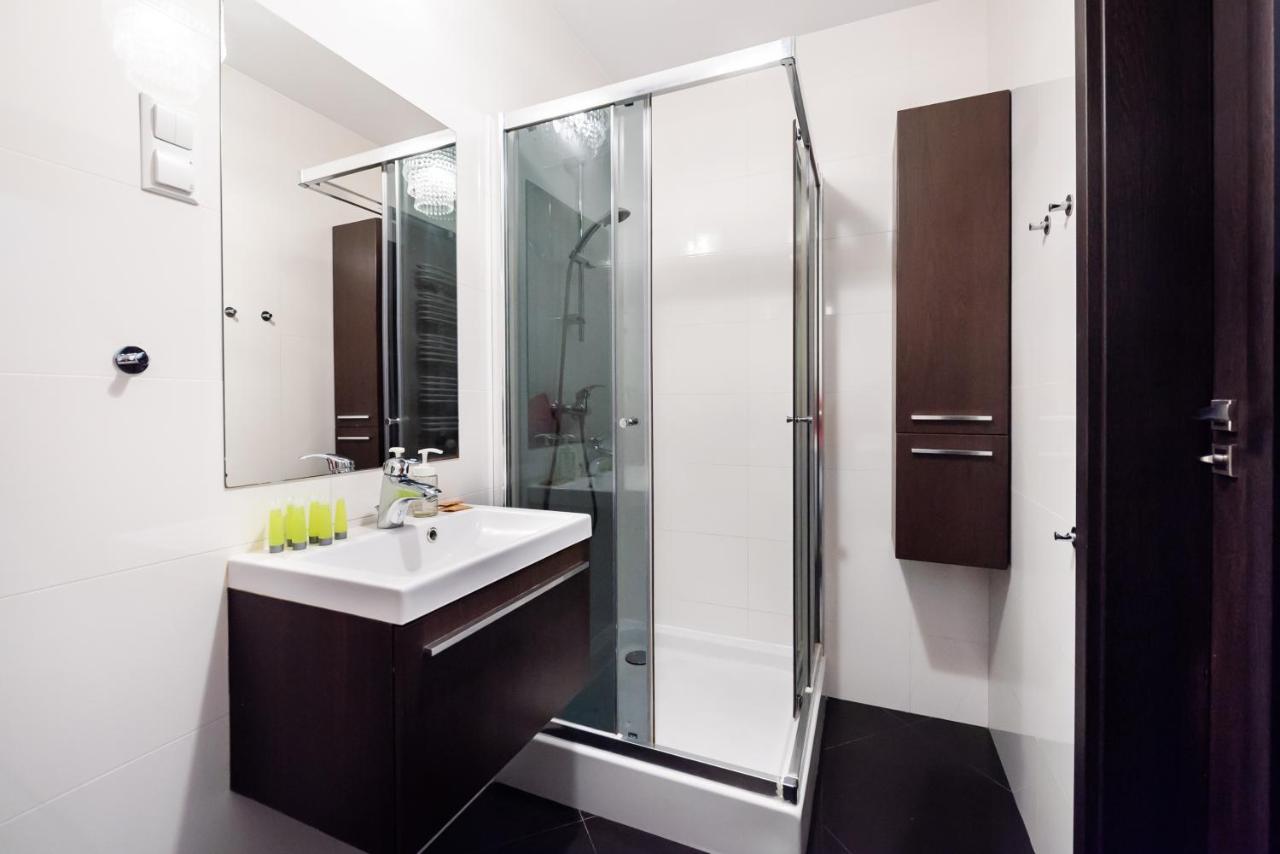 Wola Pleasure Place Apartment Warsawa Bagian luar foto