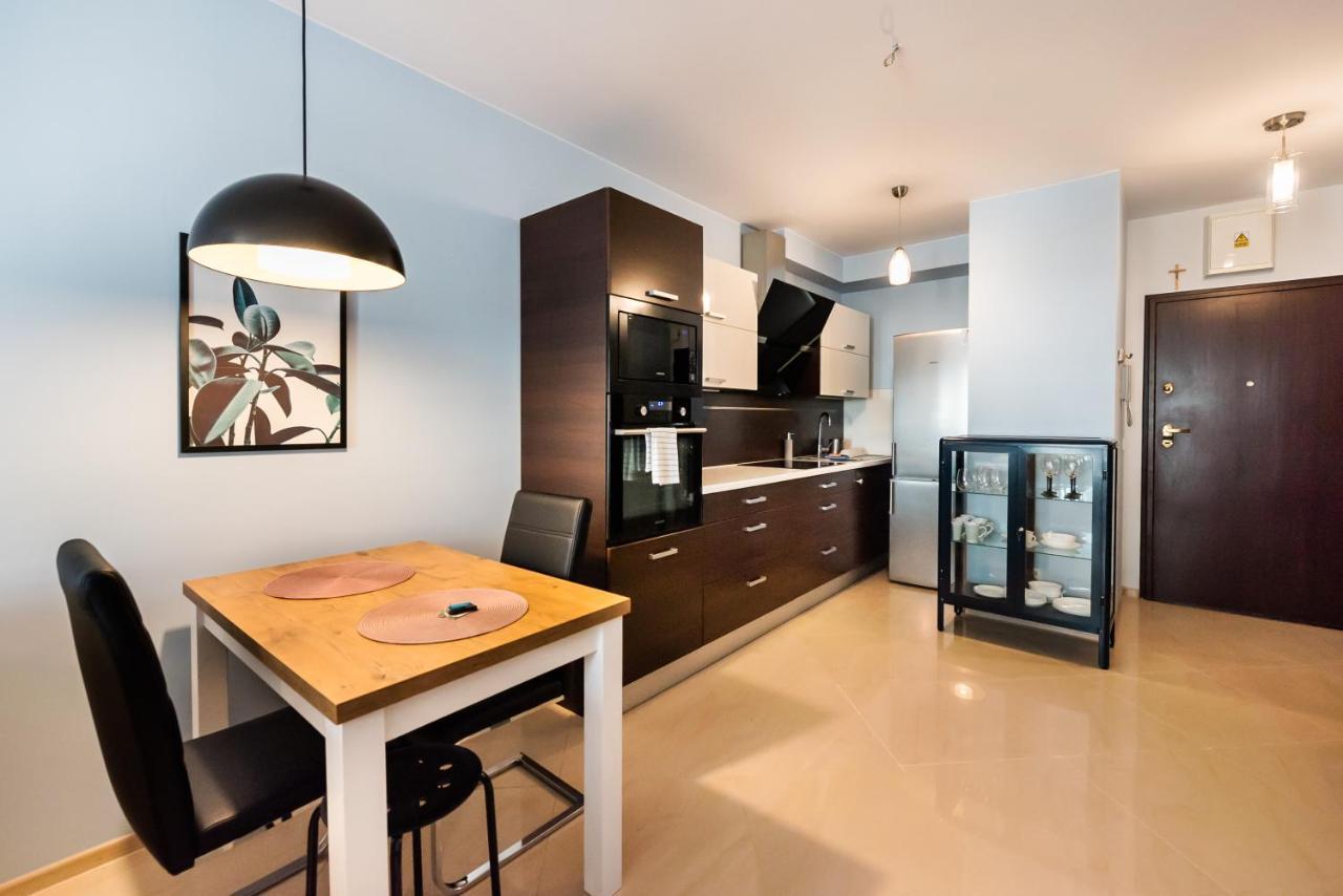 Wola Pleasure Place Apartment Warsawa Bagian luar foto