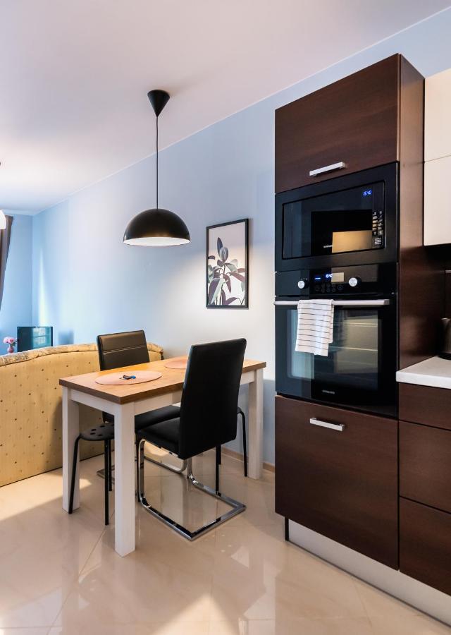 Wola Pleasure Place Apartment Warsawa Bagian luar foto